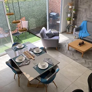 Casa Familiar Cerca De La Playa Con Terraza Privada Сasa de vacaciones
